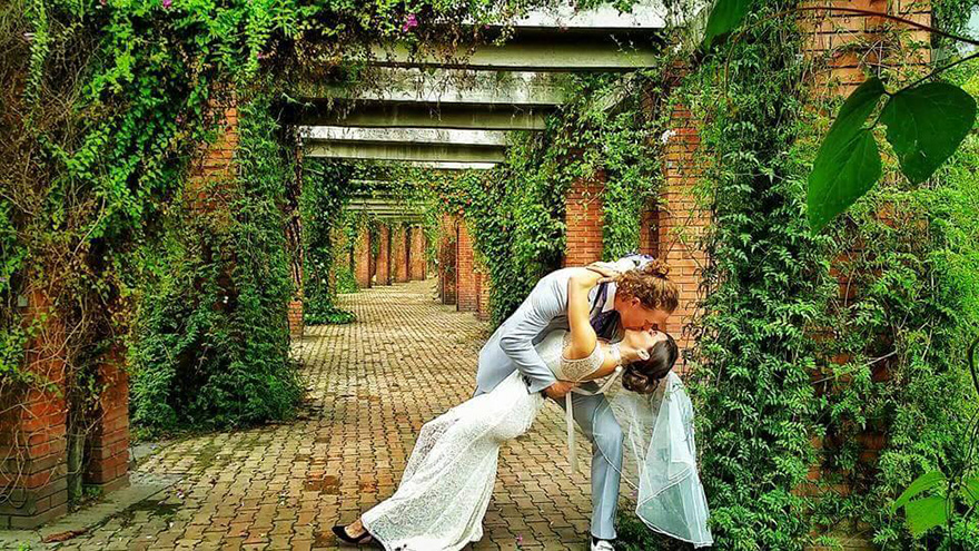 couple-wedding-around-the-world-travel-cheetah-rhiann-18