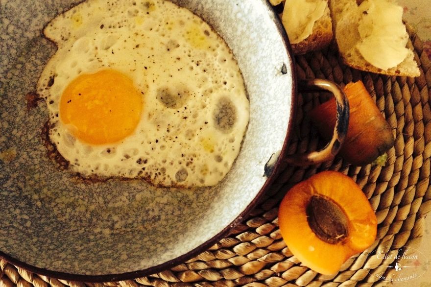 Young Mom Takes Pictures Of The Ordinary Ambience In Their Old French Village Young Mom Takes Pictures Of The Ordinary Ambience In Their Old French Village