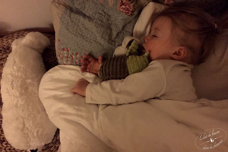 Young Mom Takes Pictures Of The Ordinary Ambience In Their Old French Village Young Mom Takes Pictures Of The Ordinary Ambience In Their Old French Village