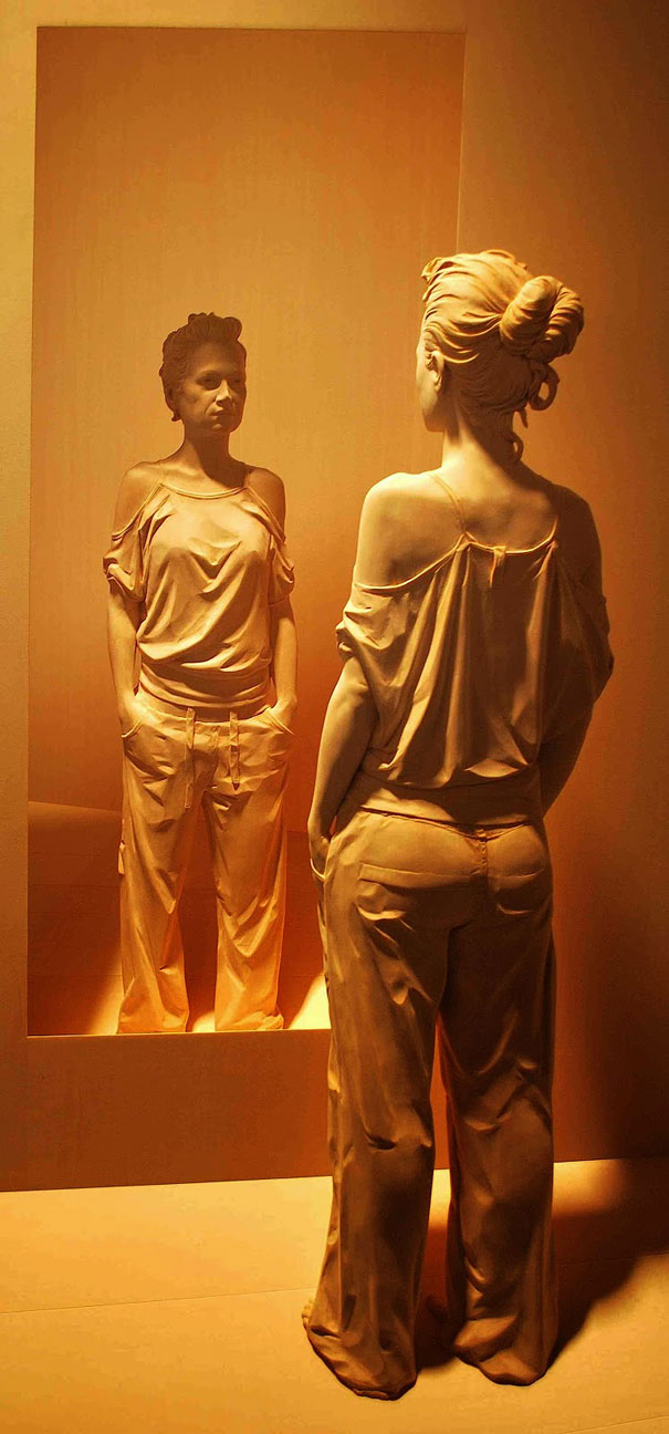 life-like-realistic-wooden-sculptures-peter-demetz-2 life-like-realistic-wooden-sculptures-peter-demetz-2