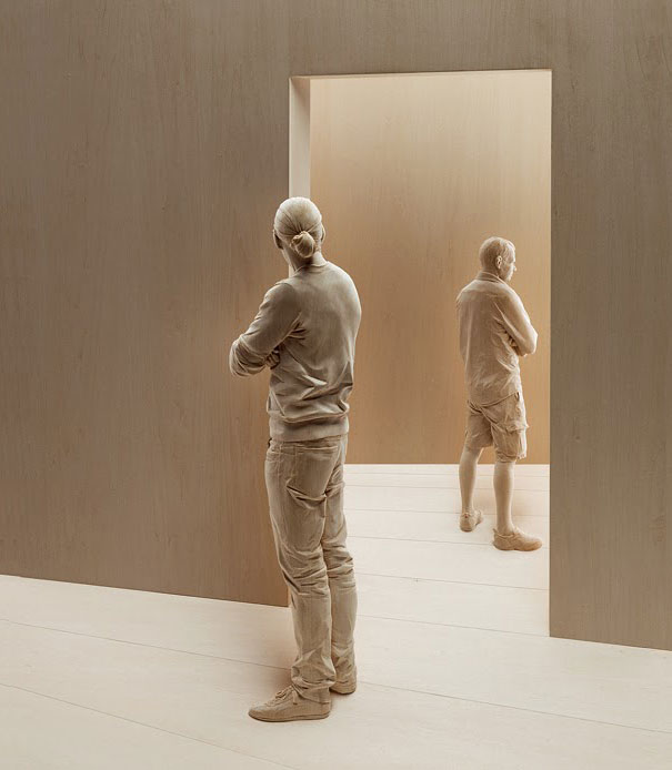 life-like-realistic-wooden-sculptures-peter-demetz-7 life-like-realistic-wooden-sculptures-peter-demetz-7