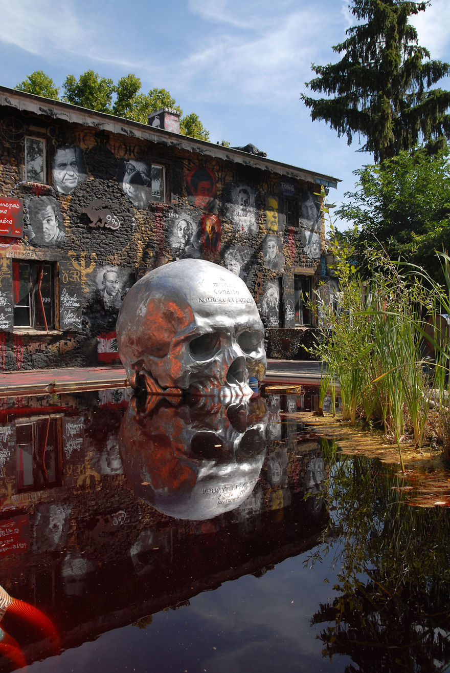 27 Incredible Sculptures From Abode Of Chaos, A Fantasmagoric Place In Europe 27 Incredible Sculptures From Abode Of Chaos, A Fantasmagoric Place In Europe