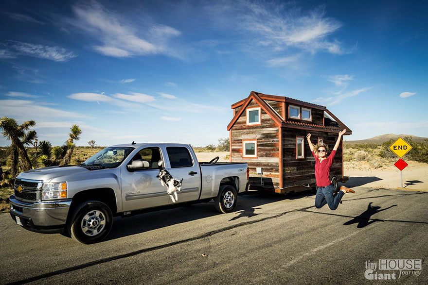 tiny-house-giant-journey-mobile-home-jenna-guillame-13 tiny-house-giant-journey-mobile-home-jenna-guillame-13