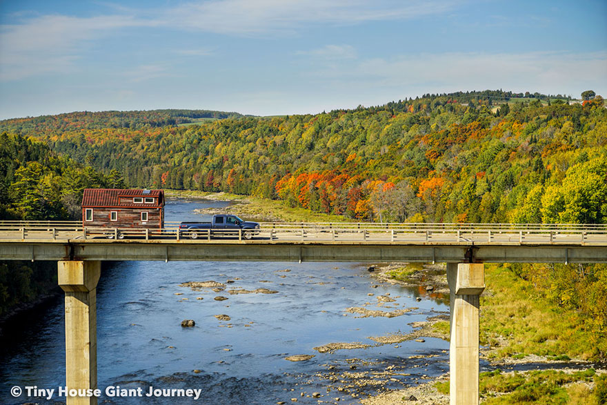 tiny-house-giant-journey-mobile-home-jenna-guillame-19 tiny-house-giant-journey-mobile-home-jenna-guillame-19