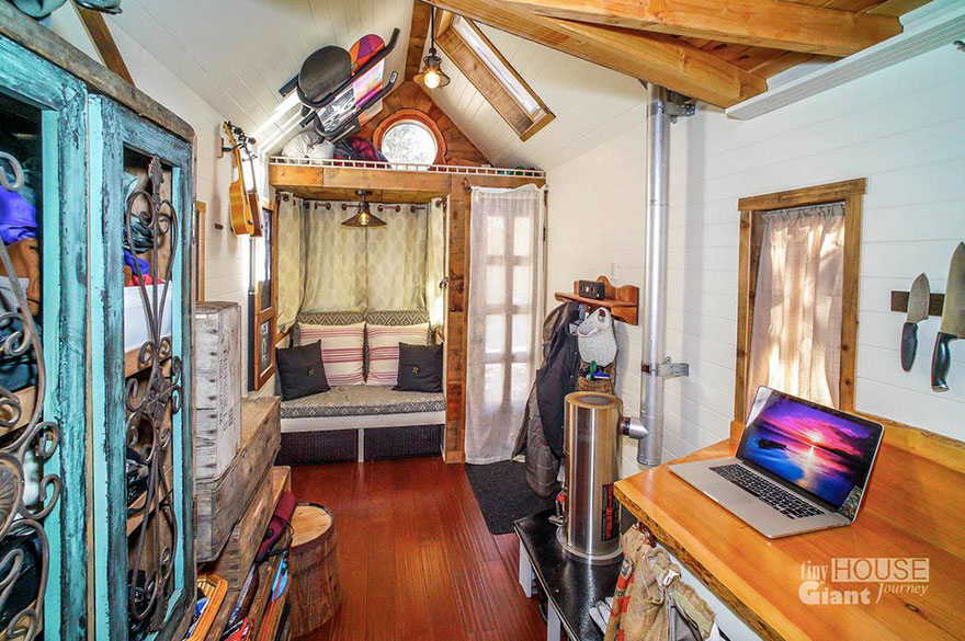 tiny-house-giant-journey-mobile-home-jenna-guillame-5 tiny-house-giant-journey-mobile-home-jenna-guillame-5