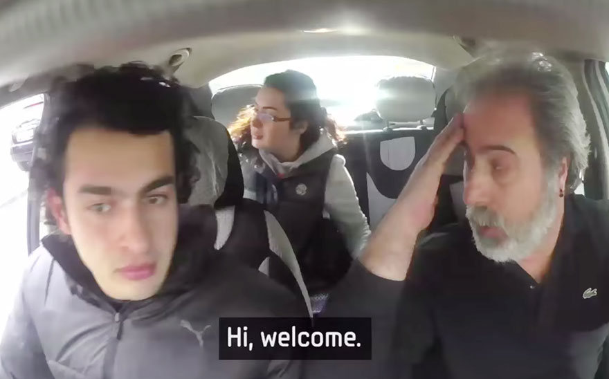 town-learns-sign-language-deaf-muharrem-samsung-video-call-center-16 town-learns-sign-language-deaf-muharrem-samsung-video-call-center-16