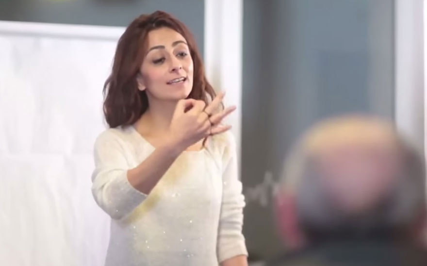 town-learns-sign-language-deaf-muharrem-samsung-video-call-center-7 town-learns-sign-language-deaf-muharrem-samsung-video-call-center-7