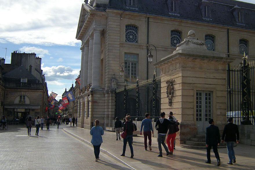 war-photographs-recreated-pierre-remi-mazille-france-25