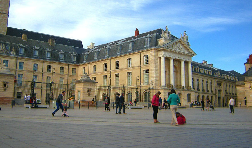 war-photographs-recreated-pierre-remi-mazille-france-31
