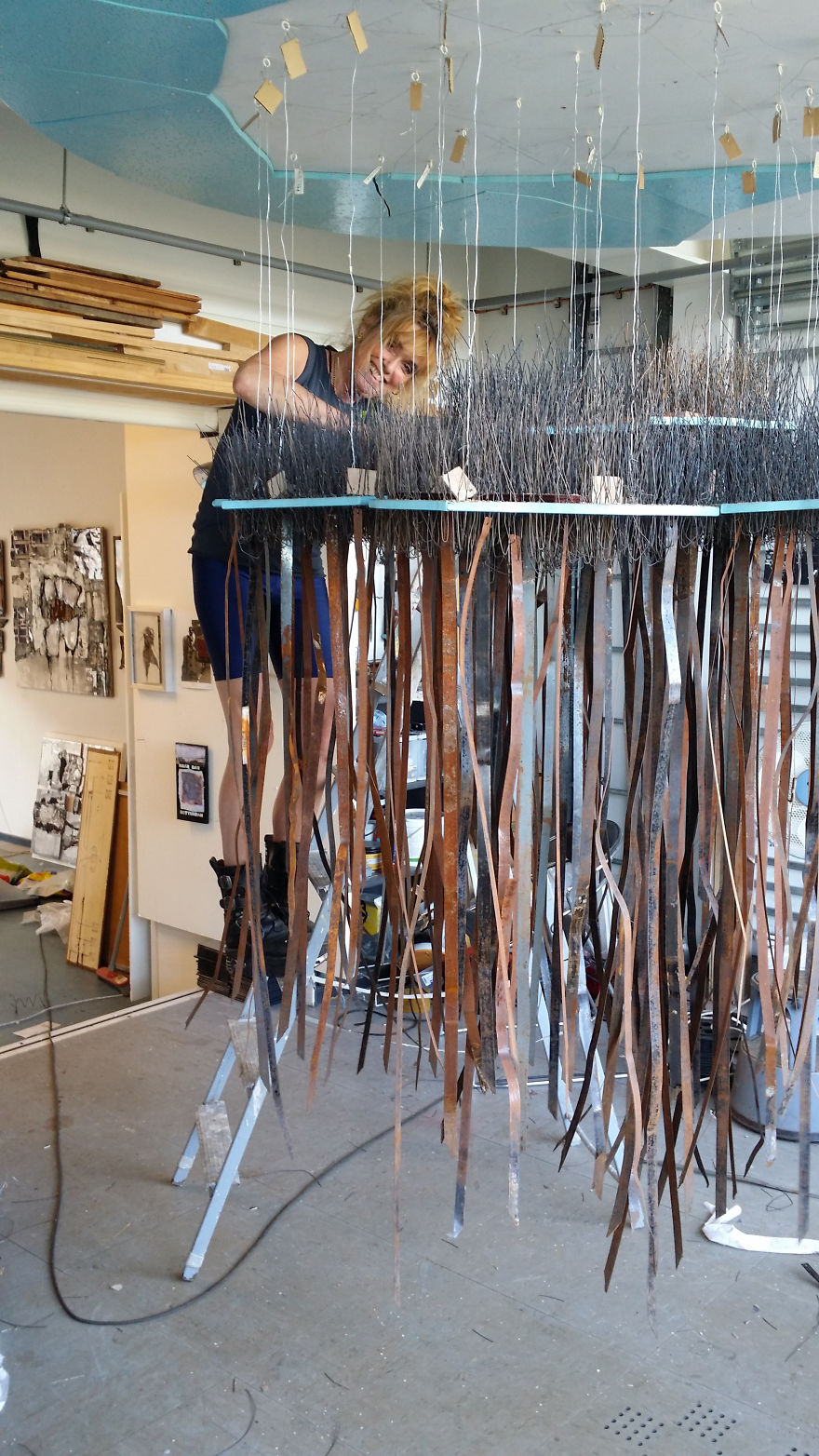 Karin De Visser, Working On Threat