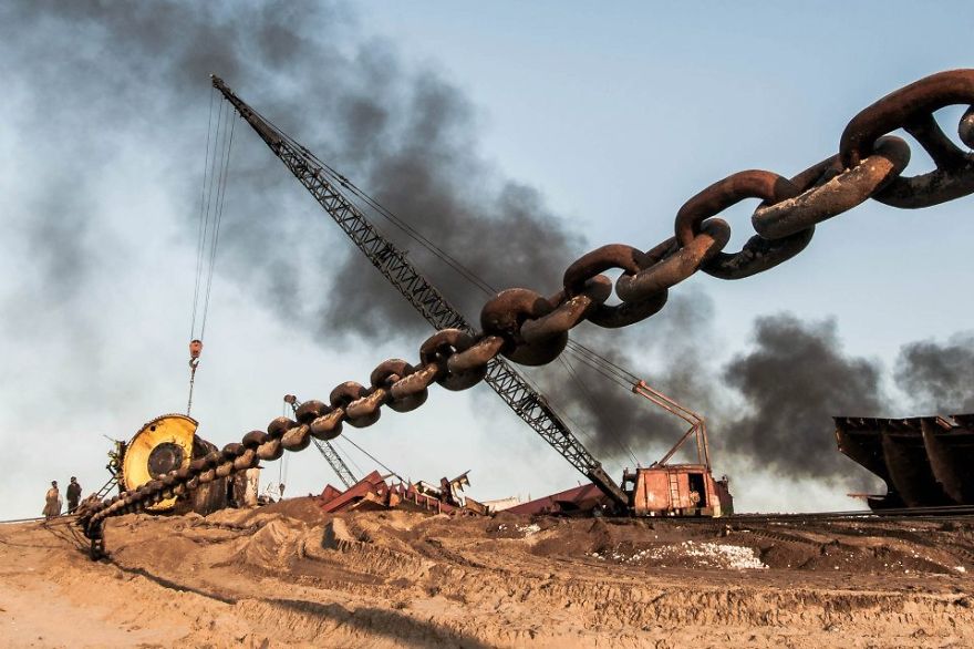 I Went To Pakistan To Photograph A Ship Breaking Yard. I Went To Pakistan To Photograph A Ship Breaking Yard.