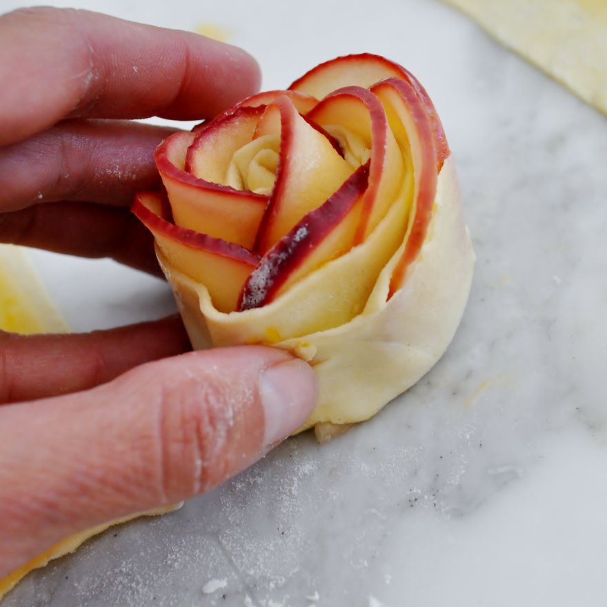 This Rose Is Actually A Delicious Apple Dessert This Rose Is Actually A Delicious Apple Dessert