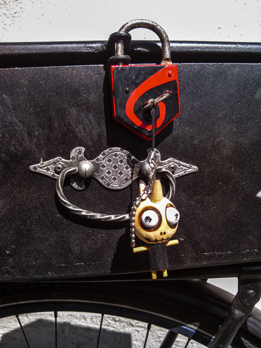 Our DIY Tim Burton Tandem Bicycle Inspired By His Movies Our DIY Tim Burton Tandem Bicycle Inspired By His Movies