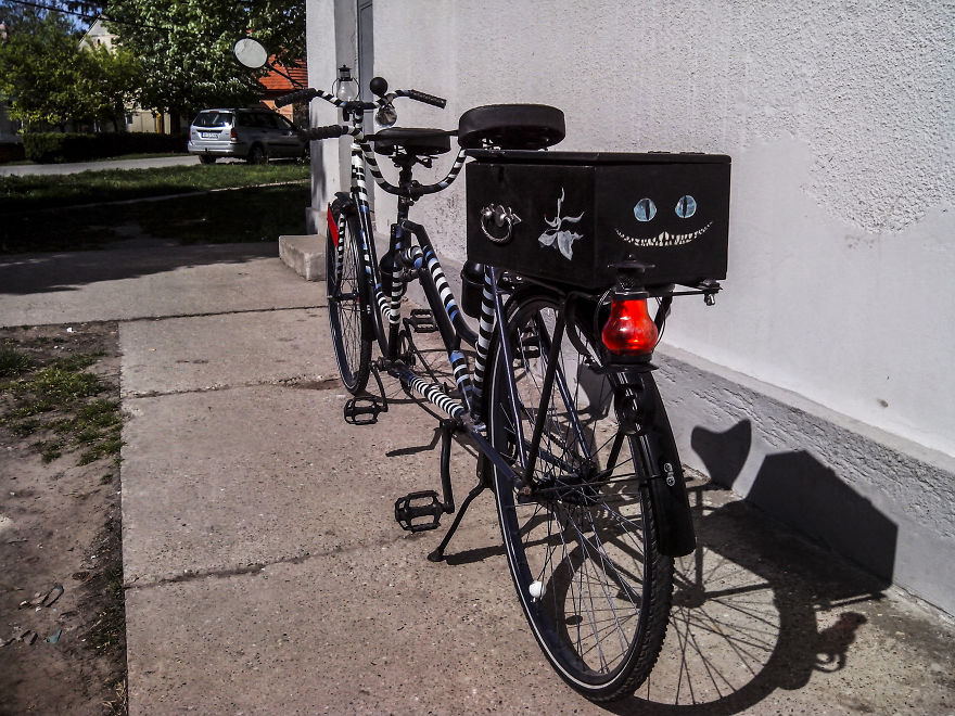 Our DIY Tim Burton Tandem Bicycle Inspired By His Movies Our DIY Tim Burton Tandem Bicycle Inspired By His Movies