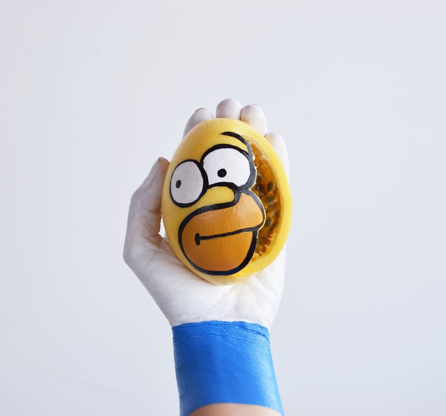 Spanish Artist Plays With Fruit To Make Funny Pictures Spanish Artist Plays With Fruit To Make Funny Pictures