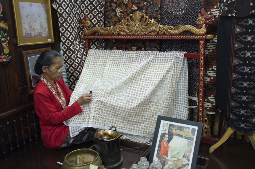 Same Same But Different: I Find 'Copy-Pasted' Objects And People In Asia Same Same But Different: I Find 'Copy-Pasted' Objects And People In Asia