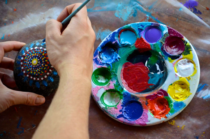 Artist Creates Rock Art With Monkeys In The Costa Rican Jungle Artist Creates Rock Art With Monkeys In The Costa Rican Jungle