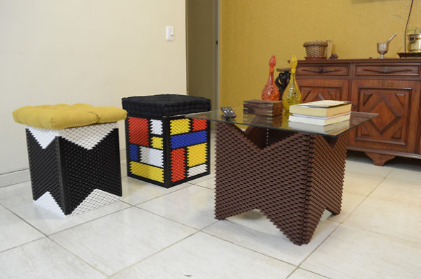 These Fun Reusable Bottle Caps Can Be Used Just Like LEGO Bricks These Fun Reusable Bottle Caps Can Be Used Just Like LEGO Bricks