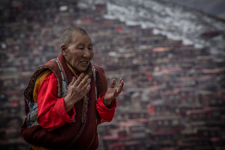 I Travelled To Sertar, A Place In China That Is Home To 40,000 Monks I Travelled To Sertar, A Place In China That Is Home To 40,000 Monks