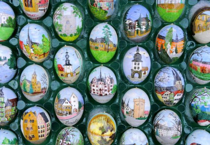 This German Family Spent More Than 2 Weeks Decorating A Tree With 10,000 Painted Eggs This German Family Spent More Than 2 Weeks Decorating A Tree With 10,000 Painted Eggs