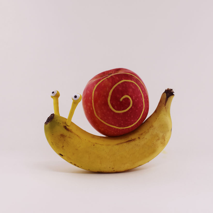 Spanish Artist Plays With Fruit To Make Funny Pictures Spanish Artist Plays With Fruit To Make Funny Pictures