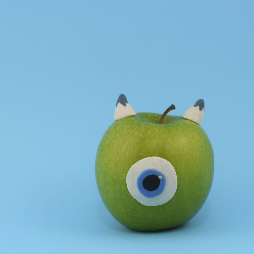 Spanish Artist Plays With Fruit To Make Funny Pictures Spanish Artist Plays With Fruit To Make Funny Pictures