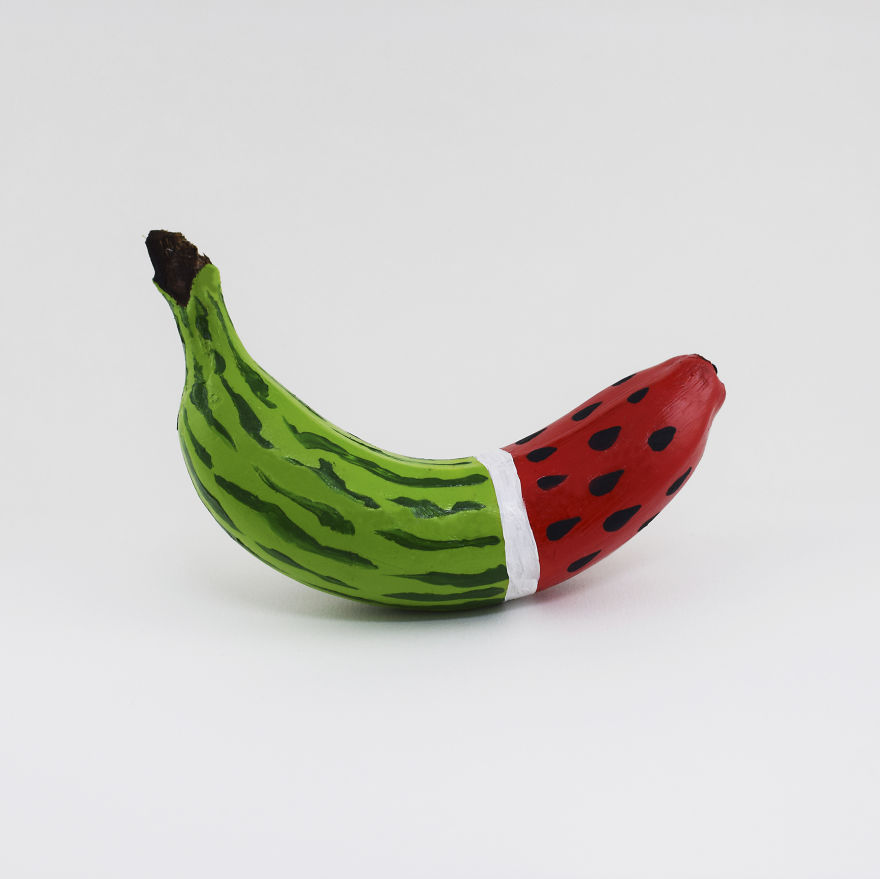 Spanish Artist Plays With Fruit To Make Funny Pictures Spanish Artist Plays With Fruit To Make Funny Pictures