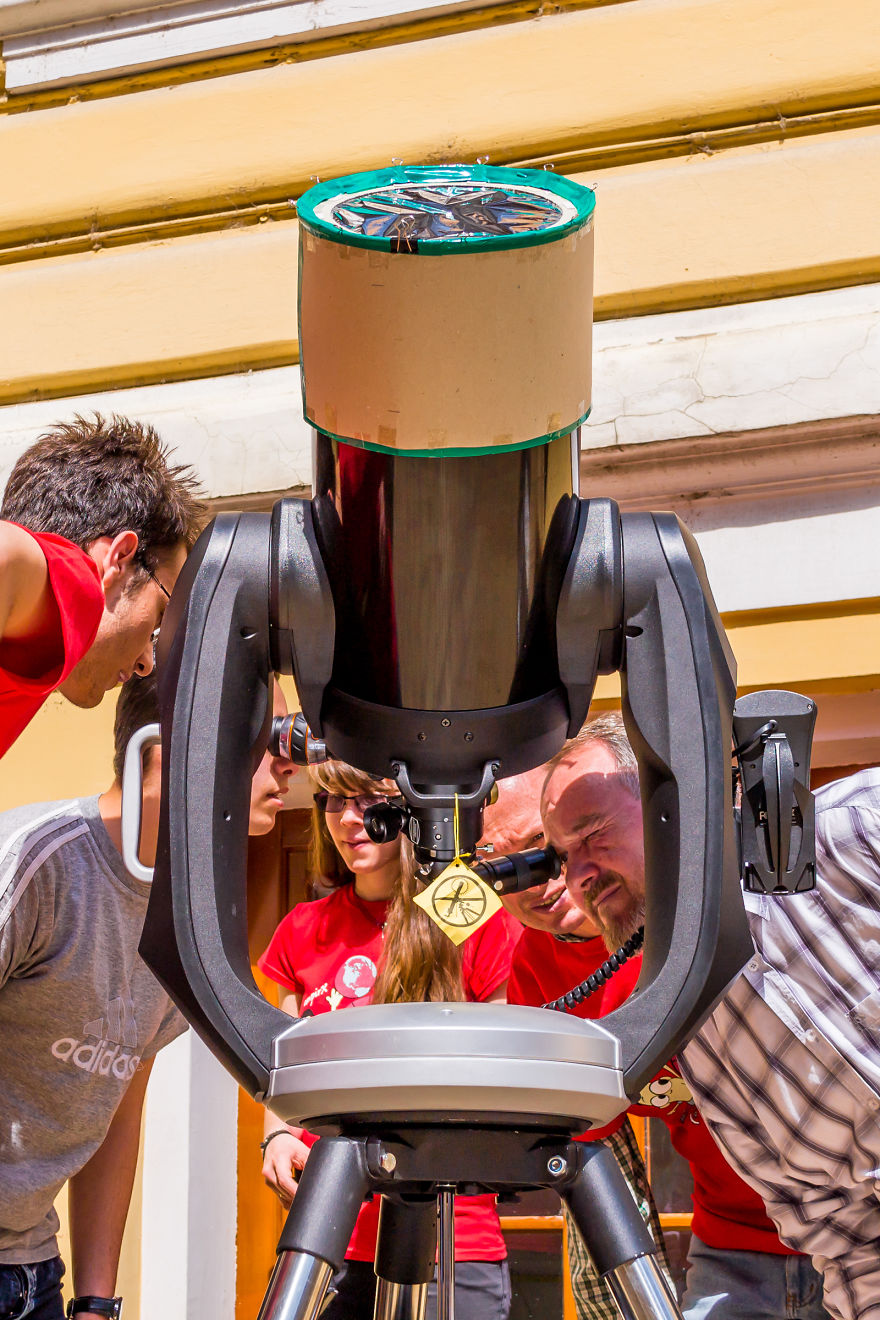 Saturday Of Experiments - View The World From A Different Perspective