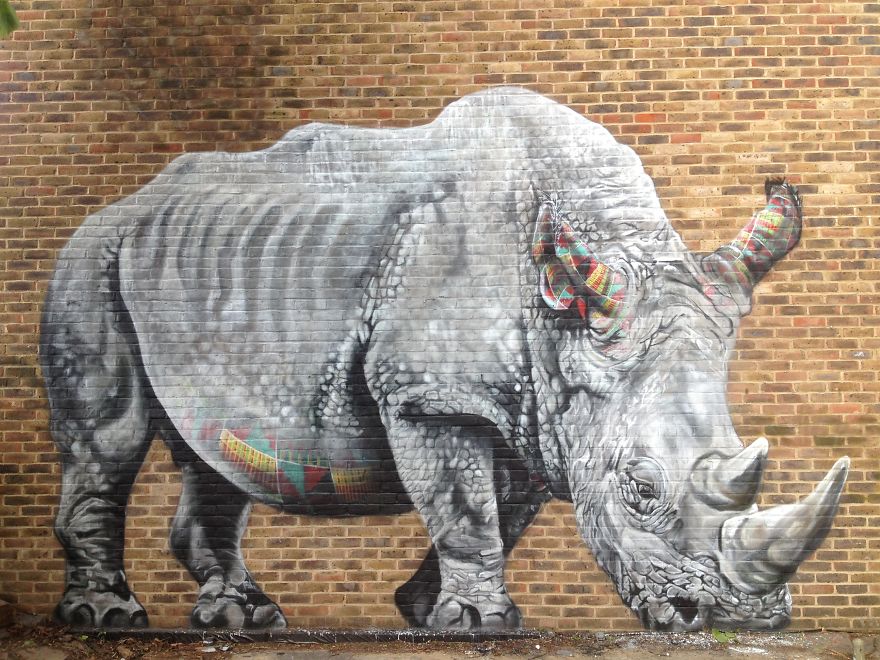 Save The Bees: I Painted London Streets With Bee Murals To Raise Awareness About Colony Collapse Disorder Save The Bees: I Painted London Streets With Bee Murals To Raise Awareness About Colony Collapse Disorder