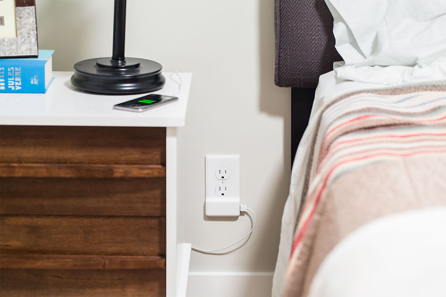 Outlet Plate Turns Your Wall Into A USB Charger