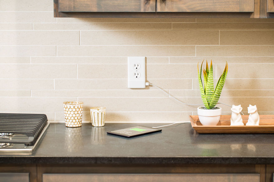 Outlet Plate Turns Your Wall Into A USB Charger