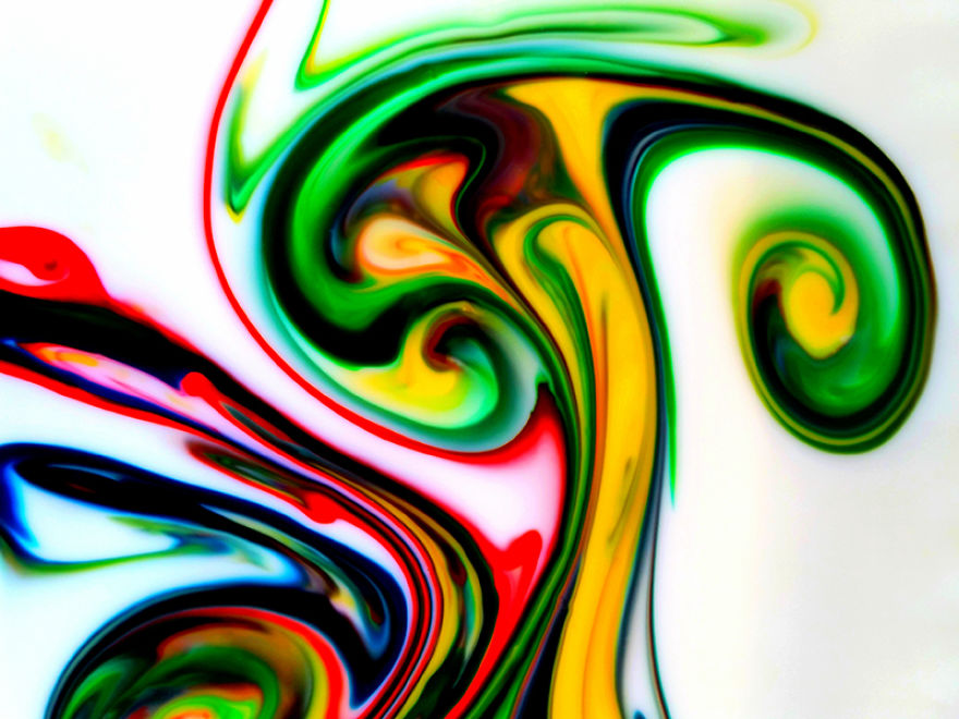 The Milky Way: Artist Creates Psychedelic Prints Using Milk