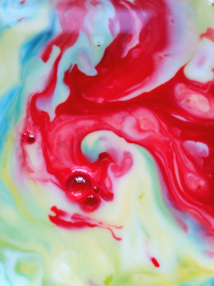The Milky Way: Artist Creates Psychedelic Prints Using Milk