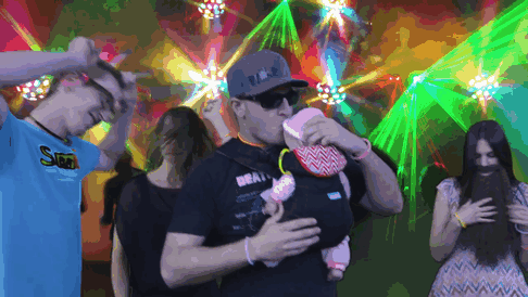 baby-flask-public-drinking-mike-warren-gif baby-flask-public-drinking-mike-warren-gif