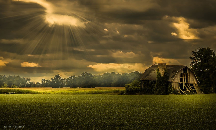 cheap-camera-photography-landscape-abandoned-buildings-meagan-v-blazier-3 cheap-camera-photography-landscape-abandoned-buildings-meagan-v-blazier-3