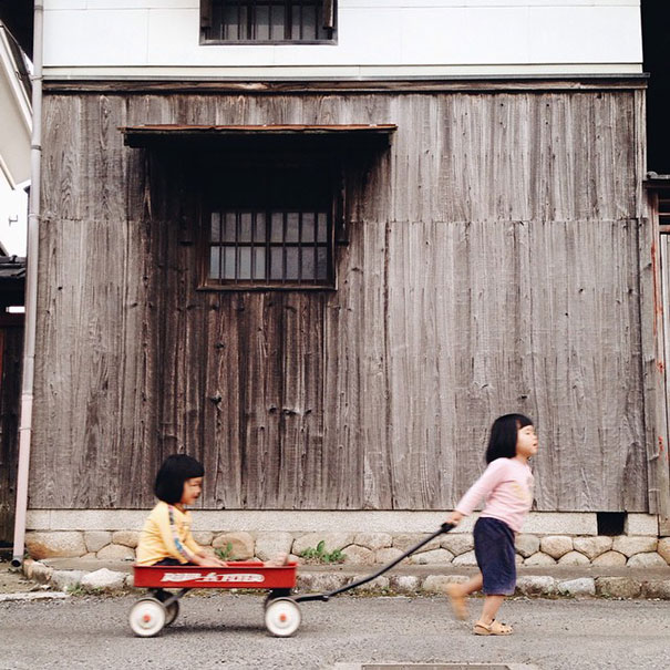 childhood-twin-sisters-family-pictures-sunmoooon-akira-oozawa-13