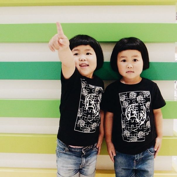 Dad Photographs His Inseparable Twin Daughters Having Twice The Fun