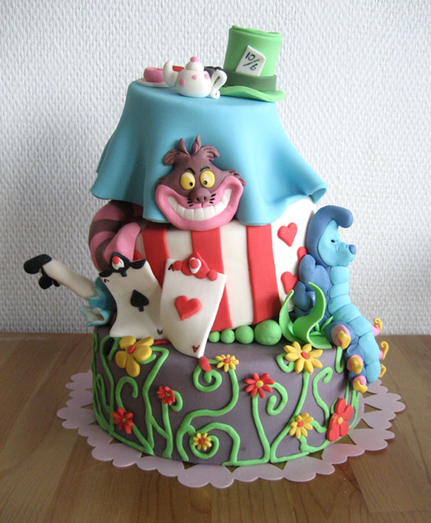Alice In Wonderland Cake