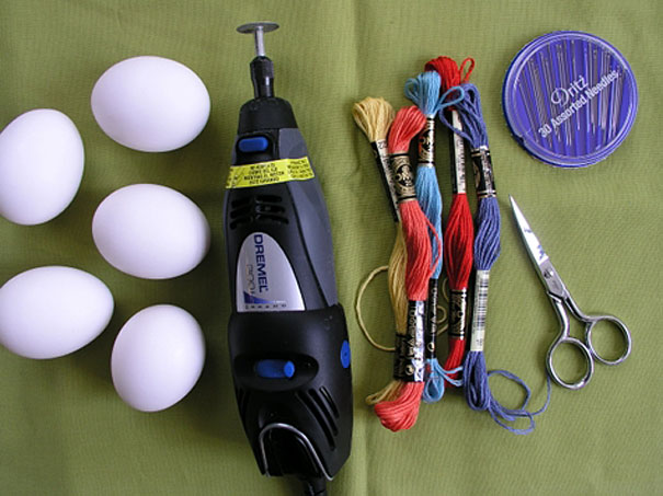 Drill A Drained Egg And Embroider It