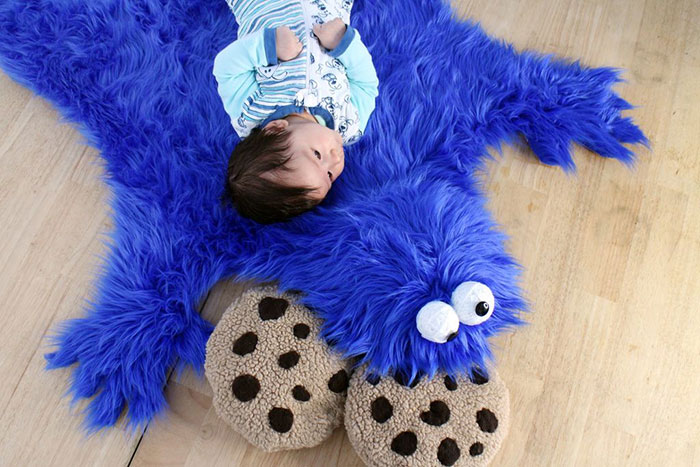 diy-cookie-monster-fur-rug-pillow-8 diy-cookie-monster-fur-rug-pillow-8