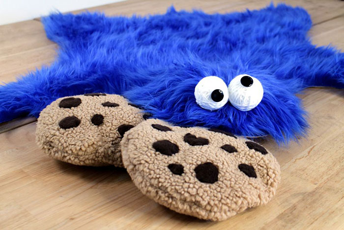 diy-cookie-monster-fur-rug-pillow-9 diy-cookie-monster-fur-rug-pillow-9