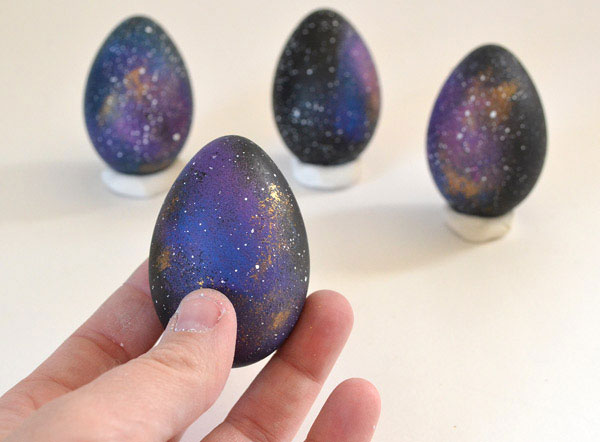 how-to-make-galaxy-easter-eggs-dreamalittlebigger-4