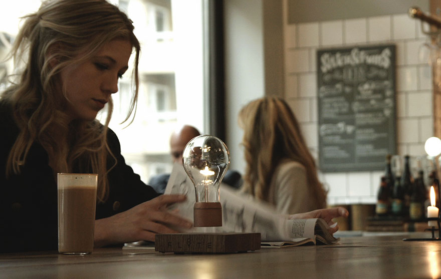 levitating-lightbulb-design-flyte-simon-morris-5