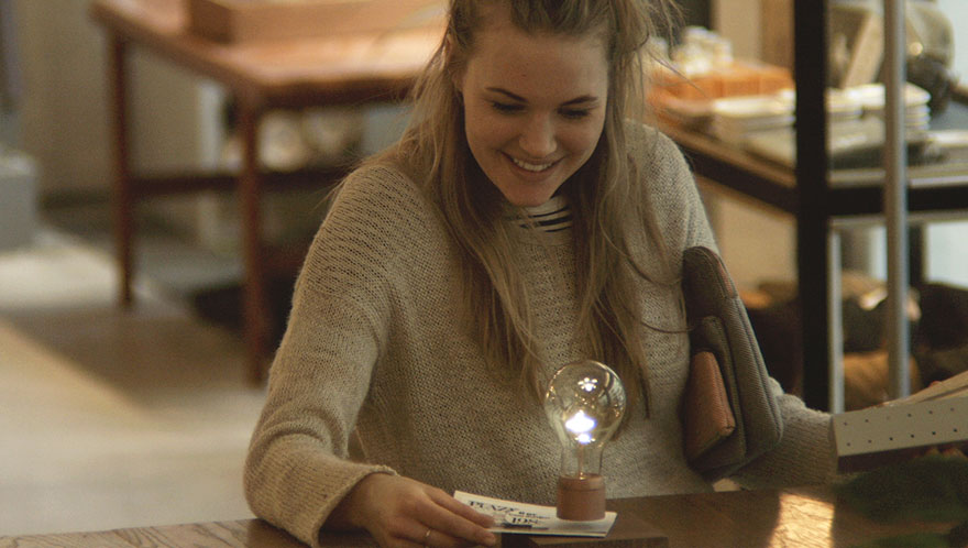 levitating-lightbulb-design-flyte-simon-morris-7