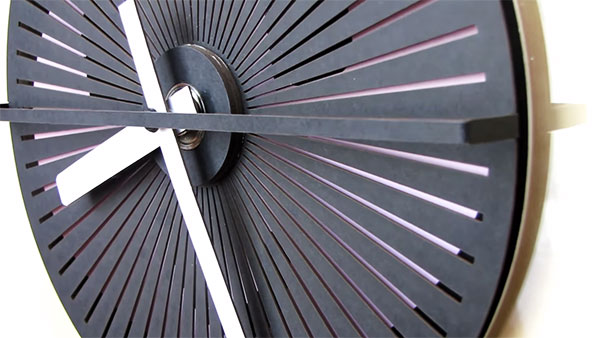 moire-optical-illusion-wallclock-zoltan-kecskemeti-2