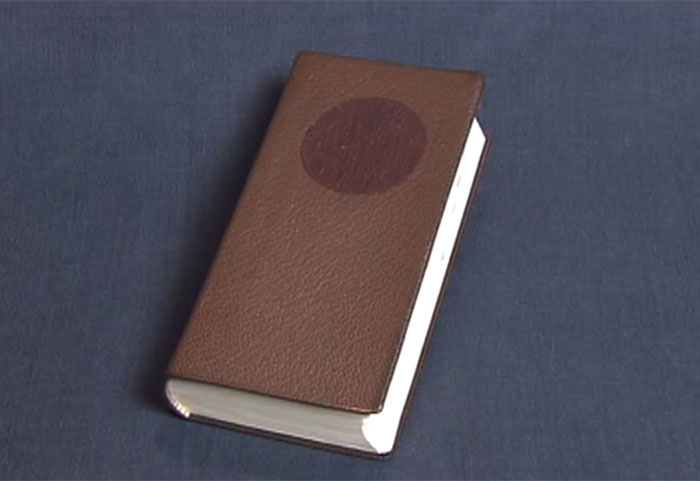 old-book-restoration-japanese-craftsman-nobuo-okano-13 old-book-restoration-japanese-craftsman-nobuo-okano-13