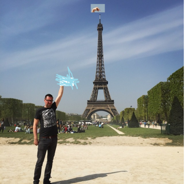 photoshop-eiffel-tower-tourist-photo-sid-frisjes-14 photoshop-eiffel-tower-tourist-photo-sid-frisjes-14