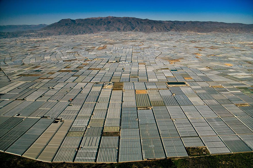 planet-pollution-overdevelopment-overpopulation-overshoot (3)