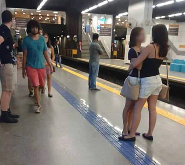 subway-metro-yellow-line-viral-photo-brazil-22 subway-metro-yellow-line-viral-photo-brazil-22