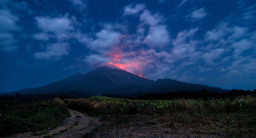 Guatemalan Volcano" Volcan De Fuego"